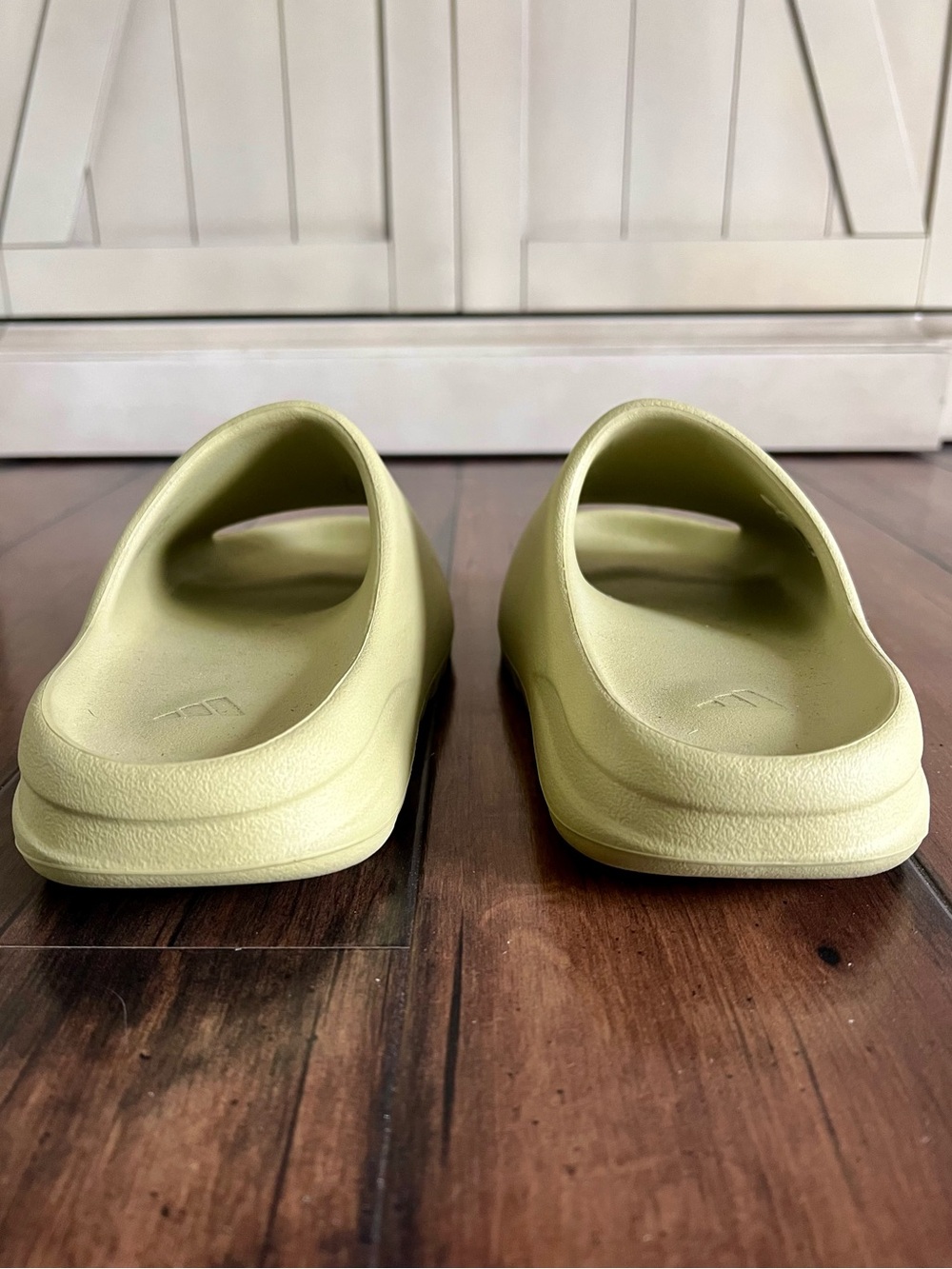 Adidas Yeezy Slide Resin FZ5904 - Size 8 - Picture 6 of 11